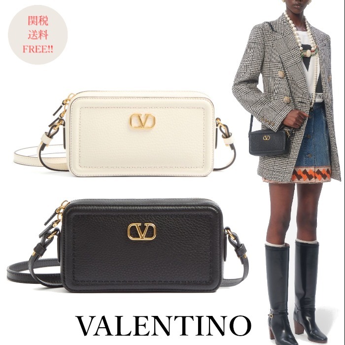 ☆人気サイズ 国内発送☆ VALENTINO ALLTIME LEATHER CAMERA BAG