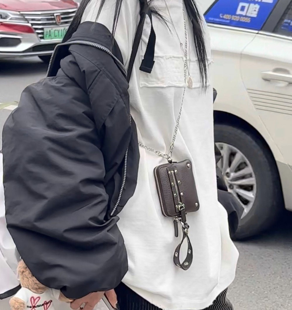 DEINET STUD CROSS CHAIN WALLET 8カラー