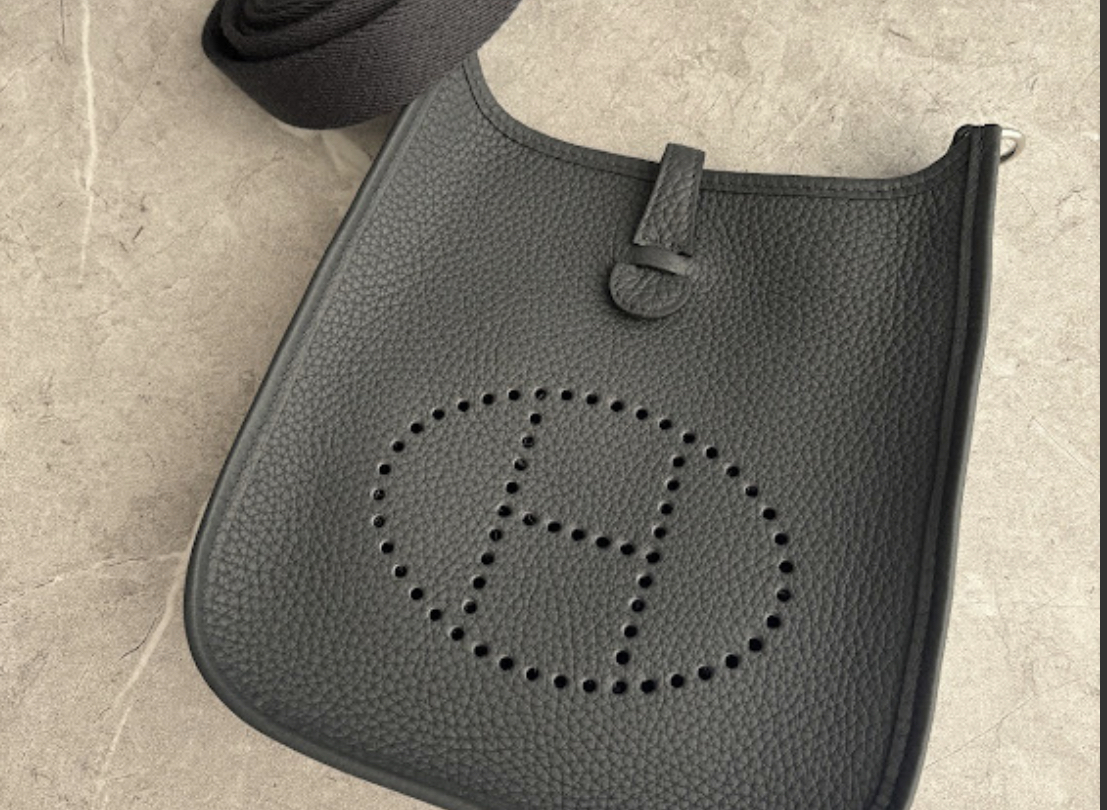 【HERMES】エヴリンtpm グリミスティ シルバー金具