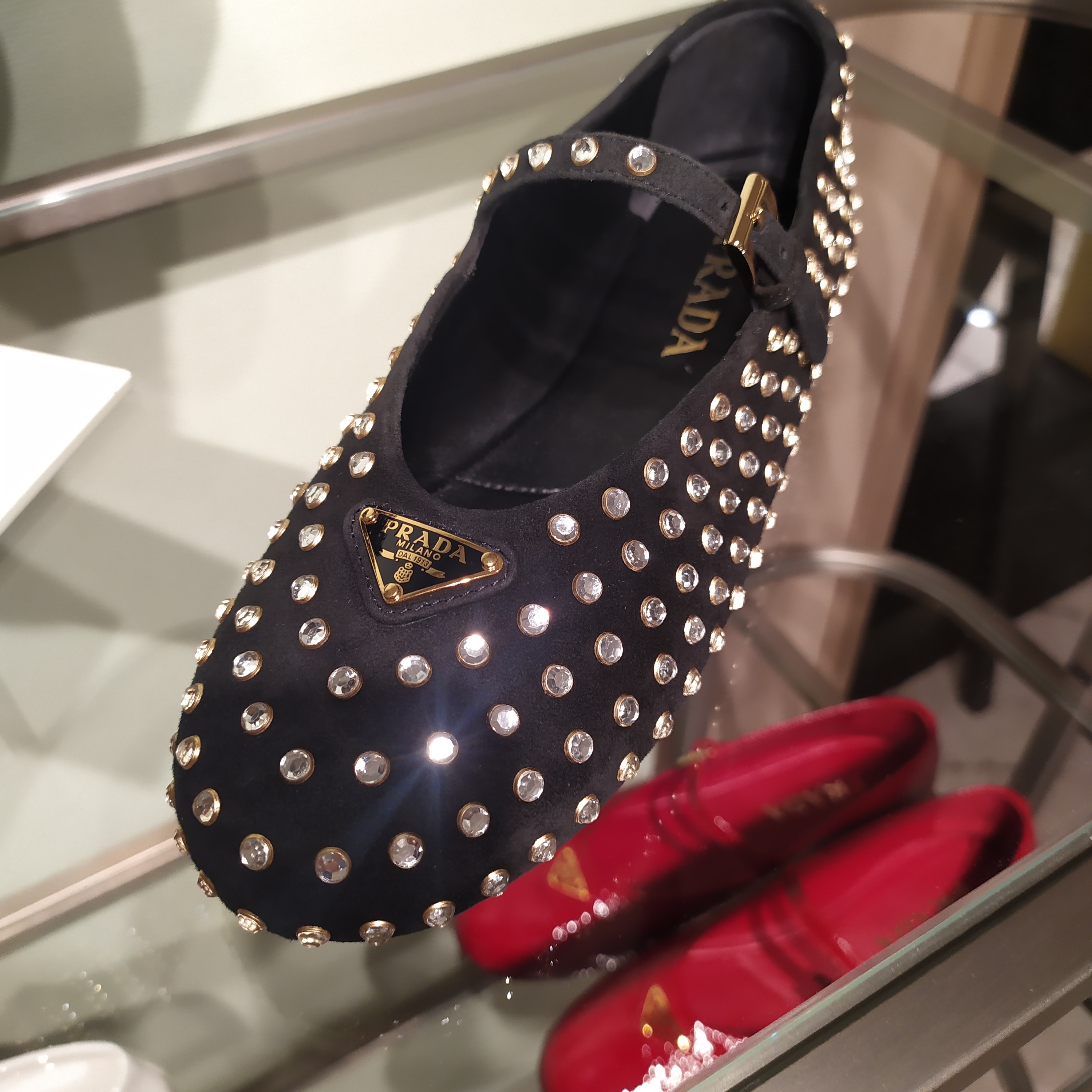 パリ直送!【PRADA】☆クリスタル付 スエード バレリーナ☆