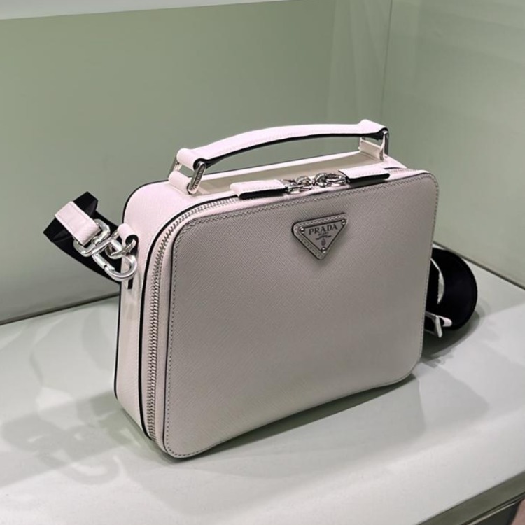 PRADA ブリック サフィアーノレザーバッグ