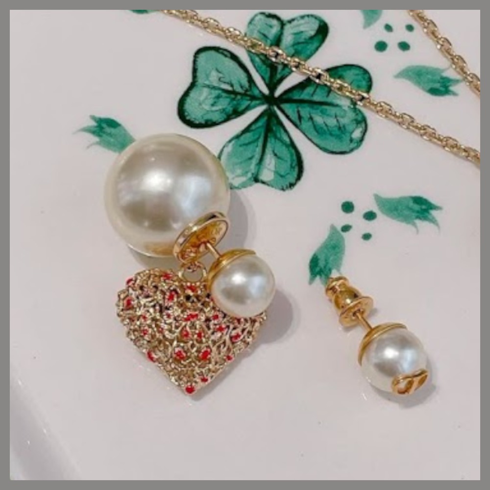 【アシンメトリーで上品★】Dioramour Dior Tribales ピアス