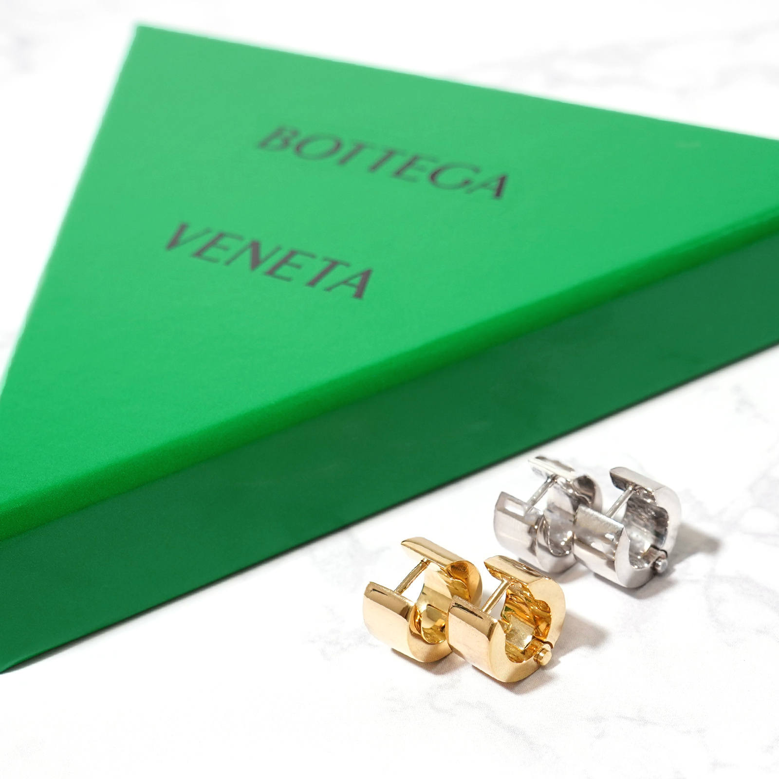 BOTTEGA VENETA ミニ フープ 両耳 ピアス 707793