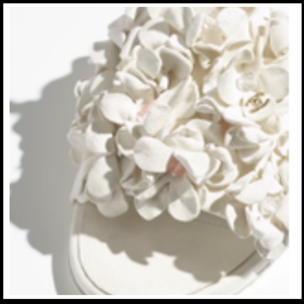 《25P》【足元華やかに★】CHANEL ミュール 花びらサンダル ラバ