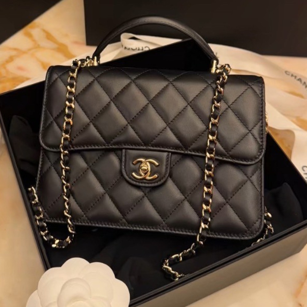 《大人気》バックスタイルもエレガントに【CHANEL】バックパック