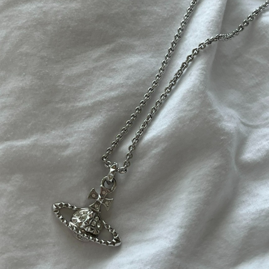 Vivienne Westwood] ☆Mayfair Bas Relief Pendant Silver