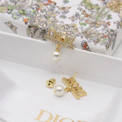 【品格を宿す!】Dior evolution ピアス ロゴ パール パール ピアス Dior DIOREVOLUTION(ディオール) - 海外通販のBUYMA