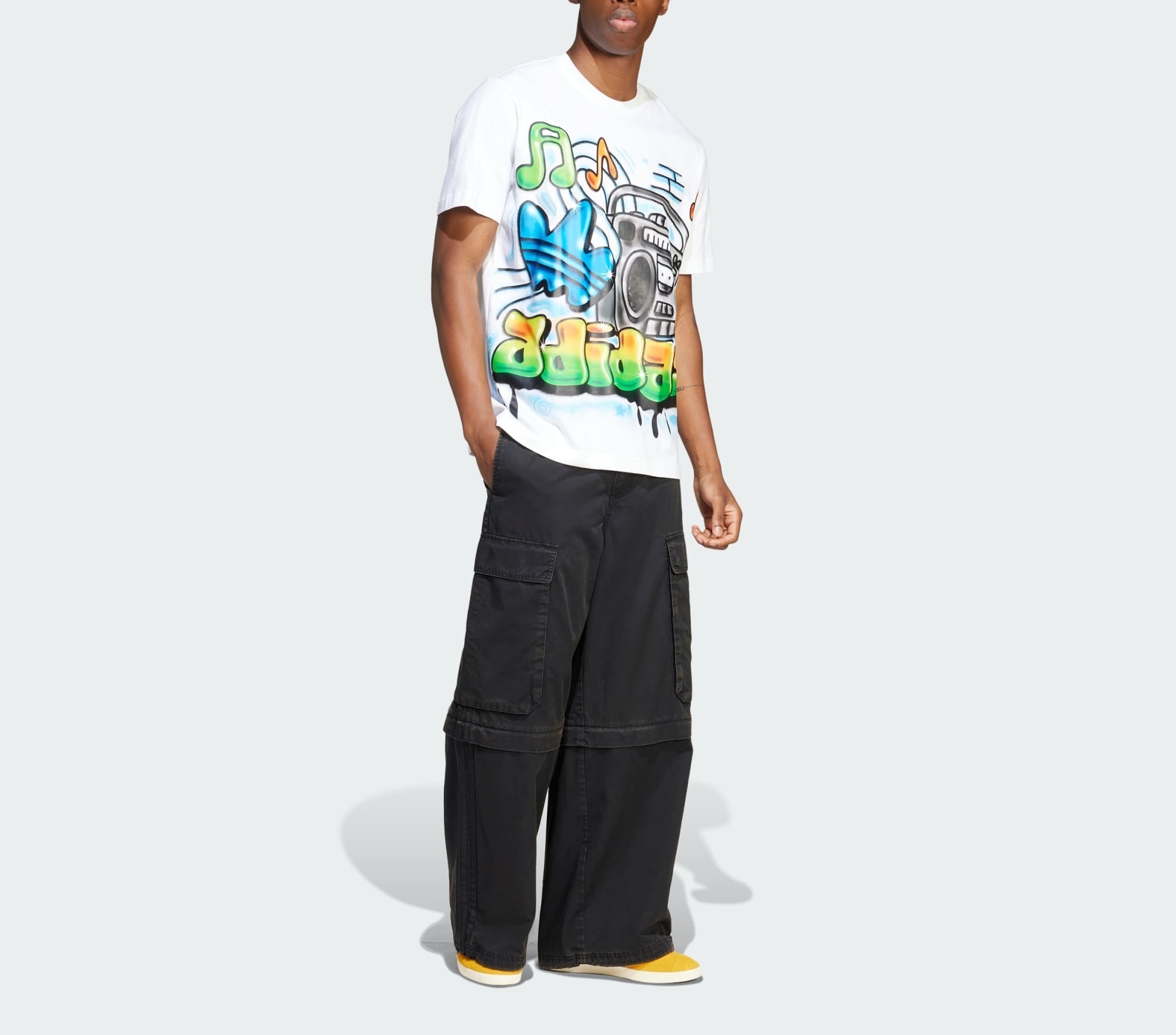 ★adidas origonals★ADILENIUM SEASON 3 カーゴパンツ★追跡可 ☆adidas origonals☆ADILENIUM SEASON 3 カーゴパンツ☆追跡可