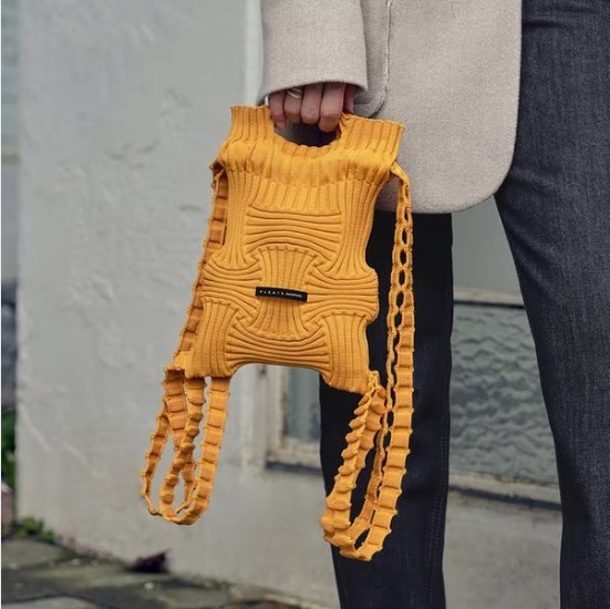 PLEATS MAMA 正規品関税込み MINI BOW BACKPACK MUSTARD