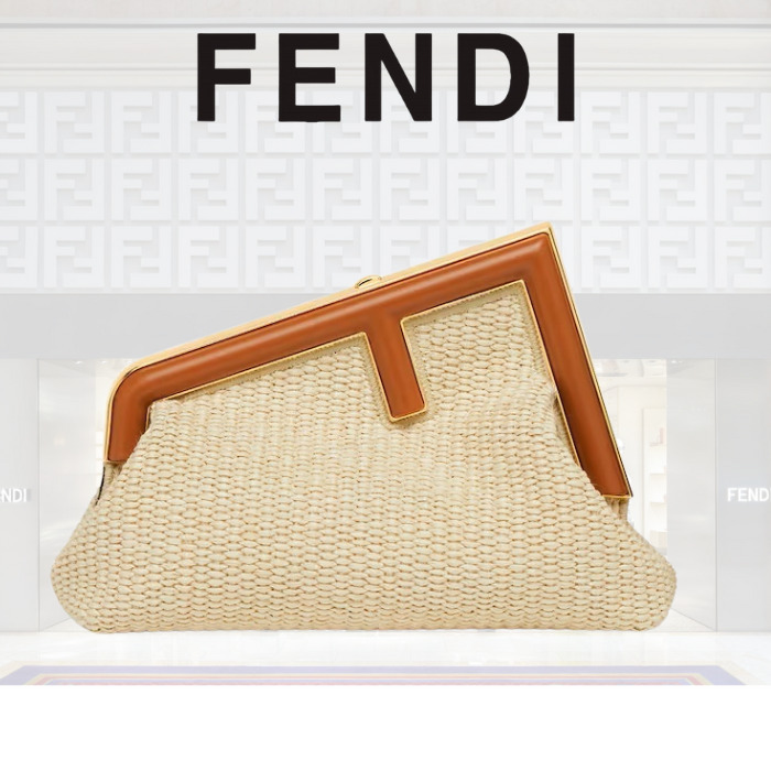 アウトレット【FENDI】ファースト スモール ストロークラッチ