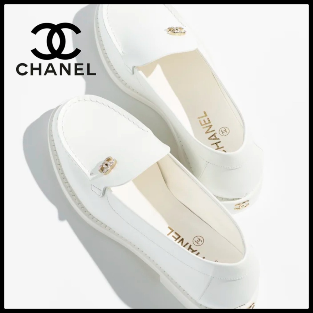 【ホワイトが新鮮♪】CHANEL   ローファー
