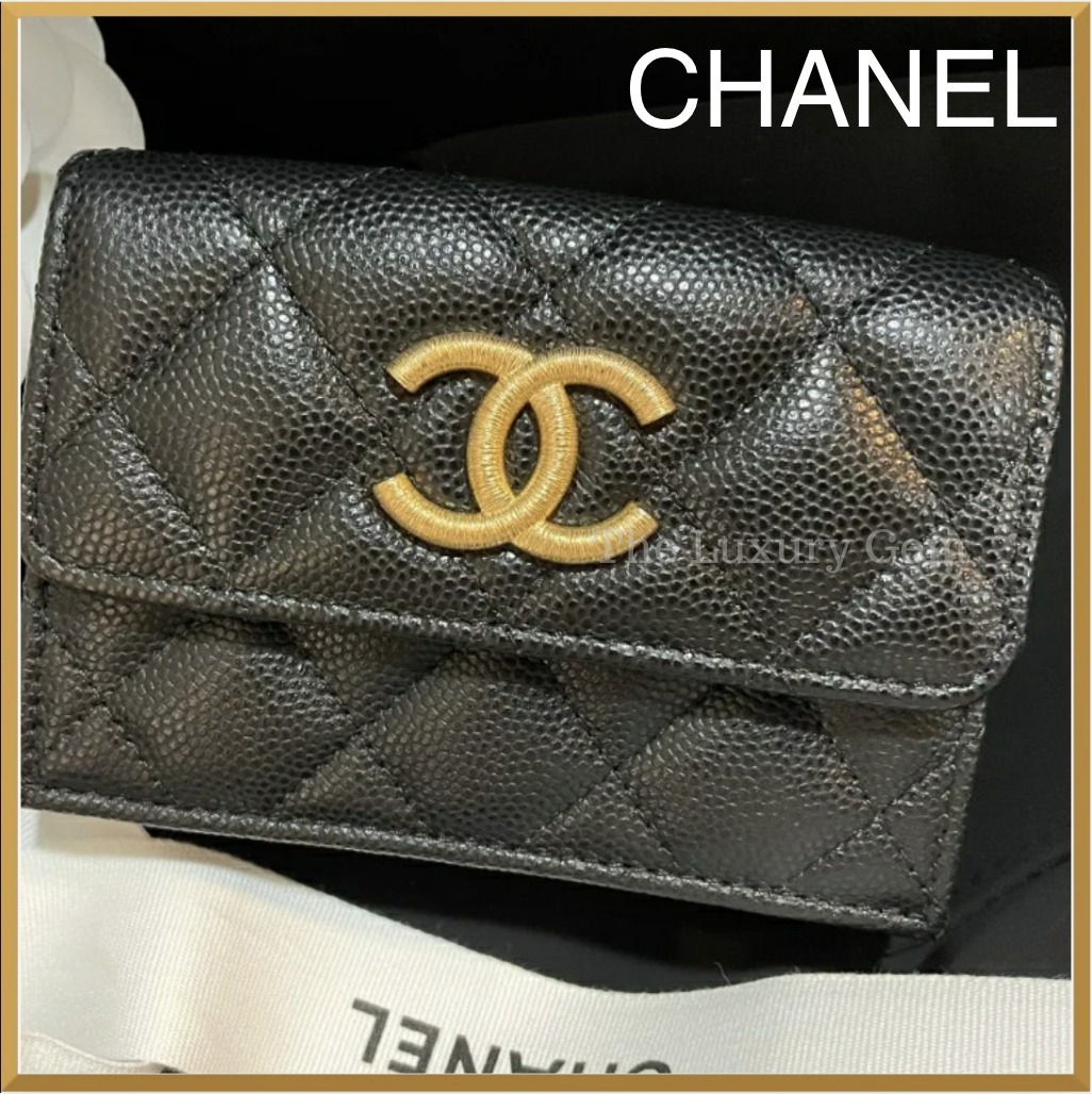 CHANEL 折りたたみ財布