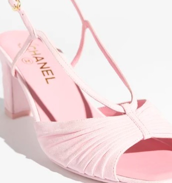CHANEL《スタイルアップ♡》サンダル ヒール