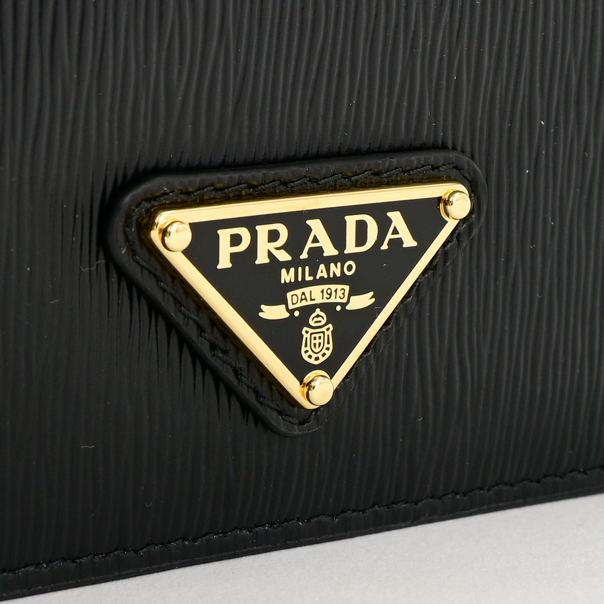 PRADA 二つ折り ミニ 財布 三角ロゴ トライアングルロゴ 1MV204 PRADA 二つ折り ミニ 財布 三角ロゴ トライアングルロゴ 1MV204