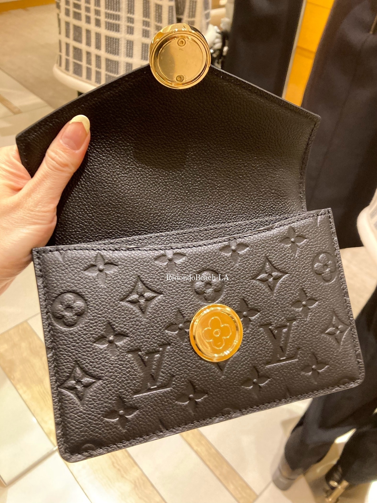 *日本未入荷* LV ルイヴィトン ショルダーバッグ Rosy 日本未入荷* LV ルイヴィトン ショルダーバッグ Rosy (Louis