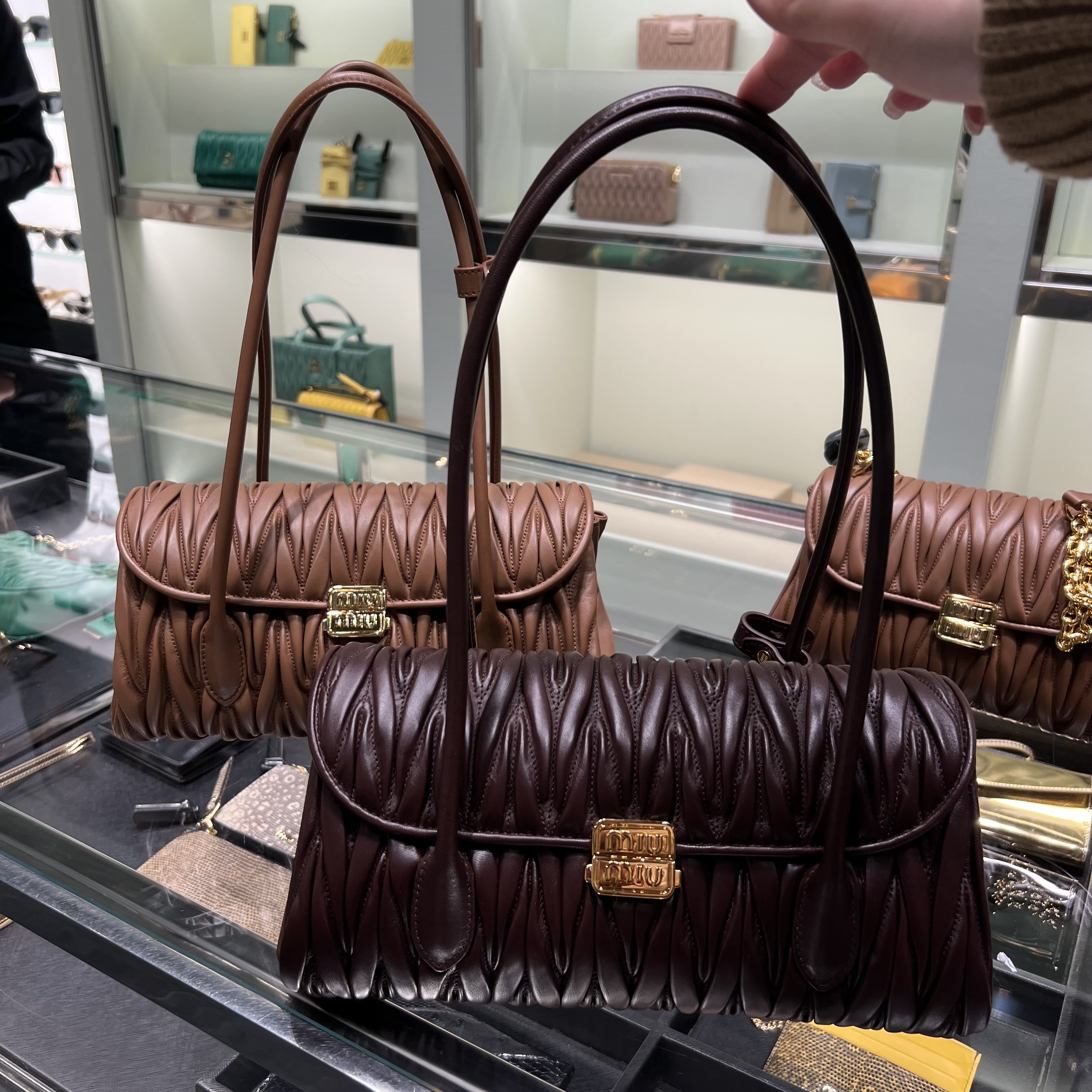 【MIUMIU】セール！可愛すぎる＊ マトラッセ ハンドバッグ