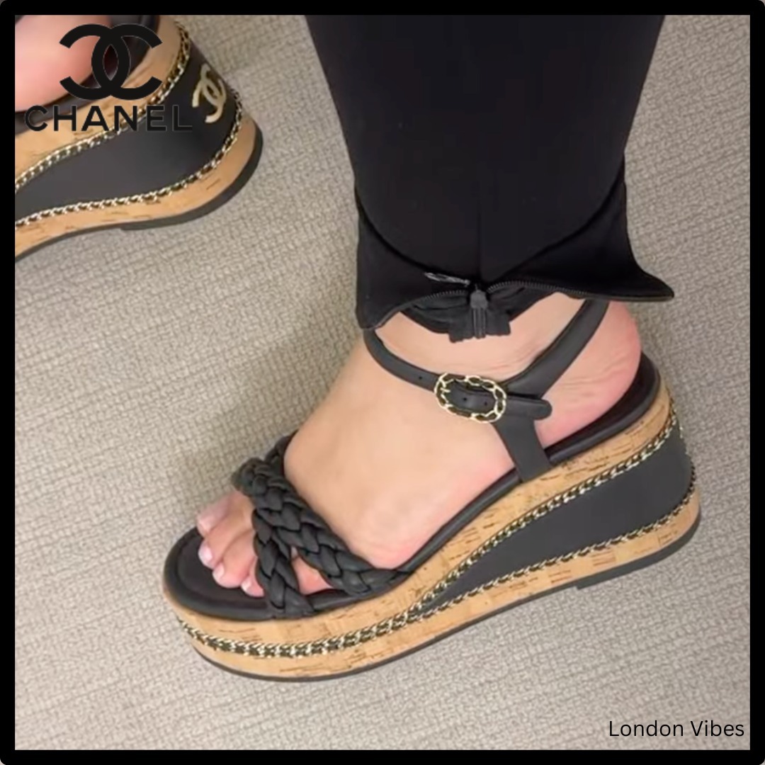 囲みチェーンが可愛い♪ CHANEL サンダル 厚底 黒xゴールド