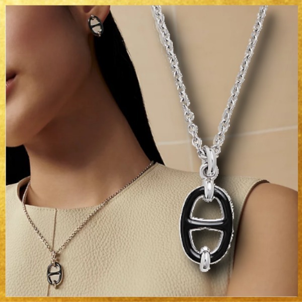 明日着 限定 キラキラ♪ストーンxパール CCマークピアス CHANEL