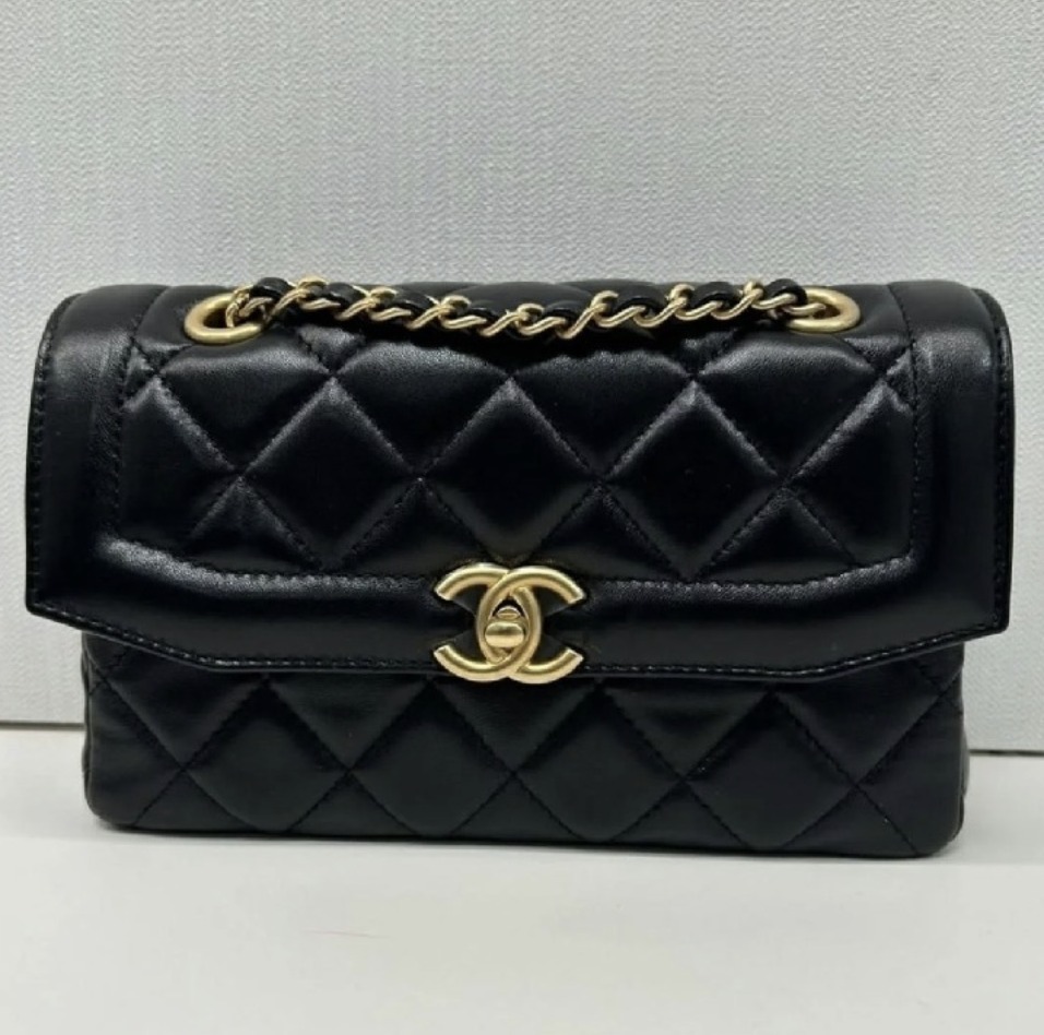 【品格のある】シャネル ヴィンテージ フラップバッグ CHANEL 2008年製 東京モバイルアート限定キャビアスキン