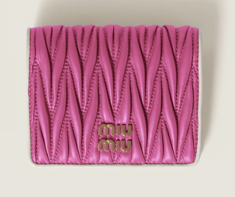 《比類なき逸品》【MiuMiu】マテラッセレザー 財布