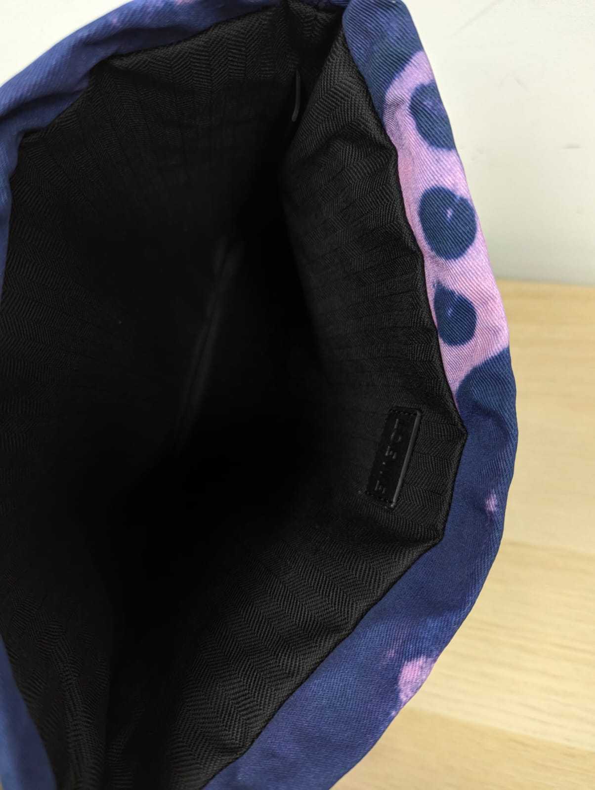 6万取引突破★UPS速達便利用!【LOEWE】C822057X39_ポーチ 6万取引突破☆UPS速達便利用!【LOEWE】C822057X39_ポーチ ポーチ