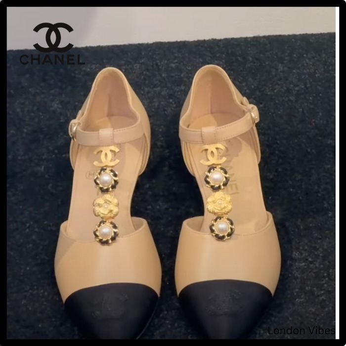 ビジューがゴージャス♪CHANEL メリージェーン ベージュパンプス