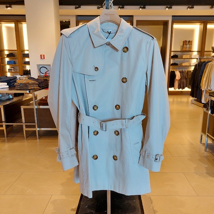 《比類なき逸品》【Burberry】ショートコットントレンチ