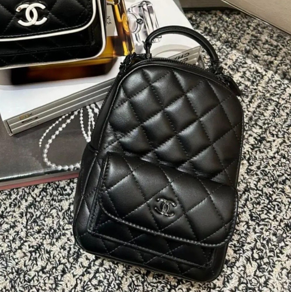 【大人かっこいい】CHANEL クラシック ミニ バックパック クラシック ミニ バックパック - ラムスキン、ブラック