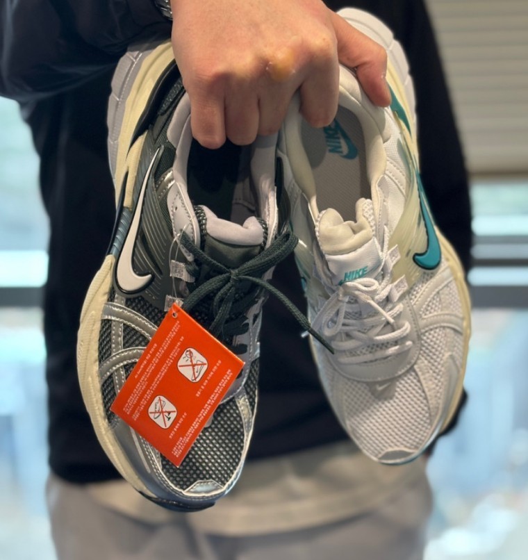 韓国人気 [NIKE] ランニングスニーカー 2color