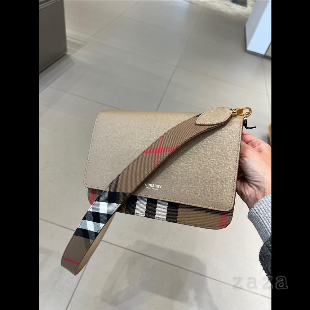 【送料込み】Burberry★80844911