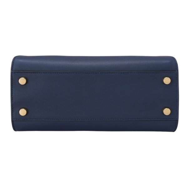 《FENDI》ピーカブー エッセンシャリー ミディアム 中古