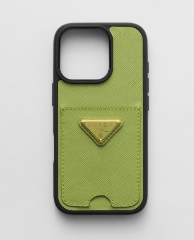 日本未入荷カラー《PRADA》サフィアーノレザー iPhone16用ケース