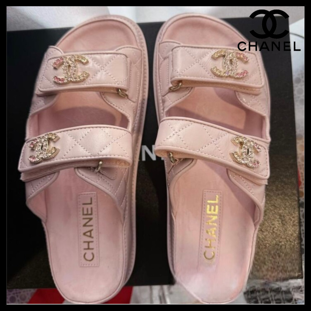 【キラっと光るCCマーク☆】CHANEL フッドベッドサンダル