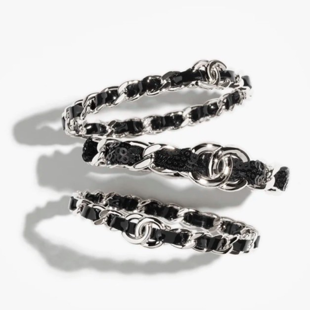 【レザーチェーンでクールに】 CHANEL 《ブレスレット》
