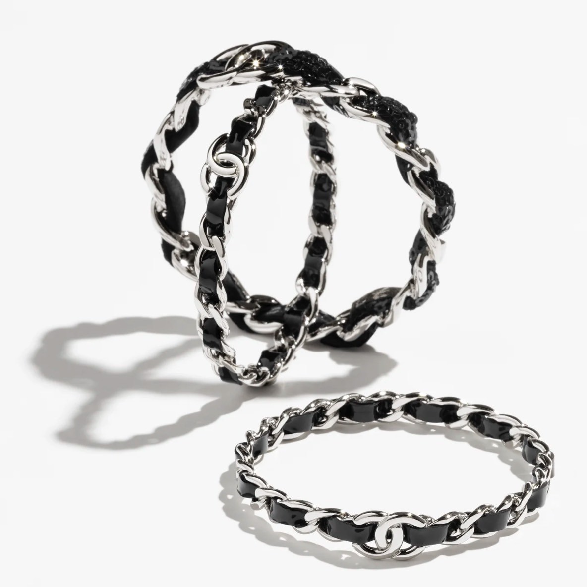 【レザーチェーンでクールに】 CHANEL 《ブレスレット》