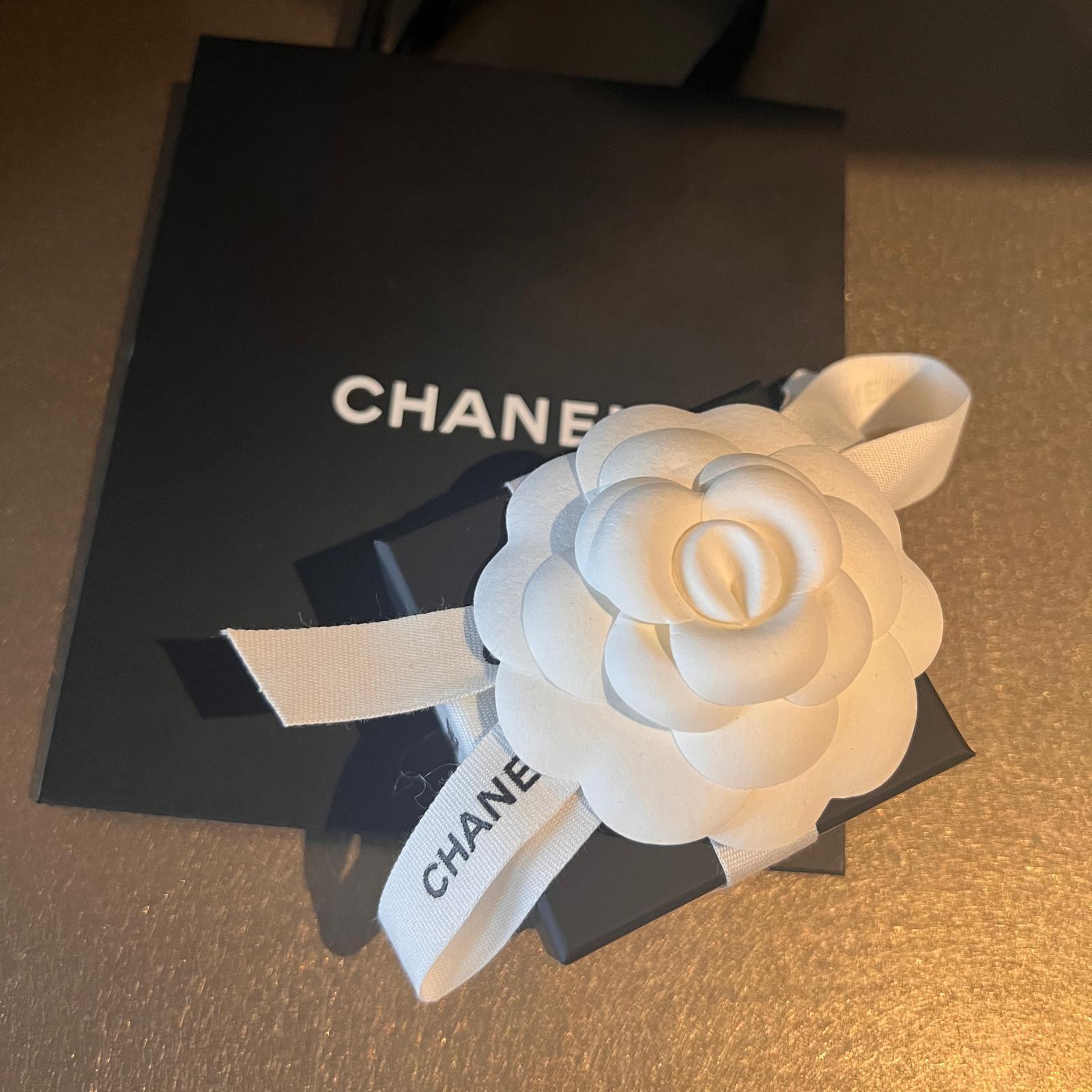 ★即配★関税込★大人気!CHANEL CCマーク パールピアス ☆即配☆関税込☆大人気!CHANEL CCマーク パールピアス