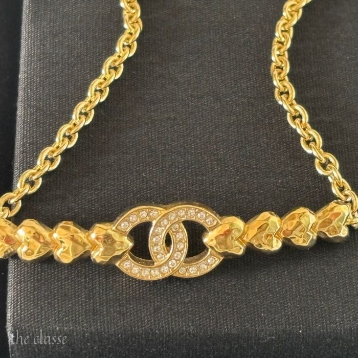 【どんなスタイルにもマッチ♪】CHANEL チョーカー ネックレス どんなスタイルにも合う《CHANEL》チョーカー