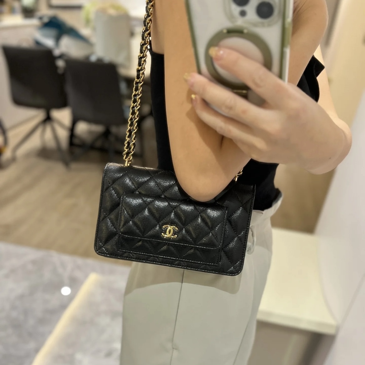 便利なポケット付き♪【CHANEL】チェーンウォレット ポケット付き！》CHANEL チェーン ウォレット