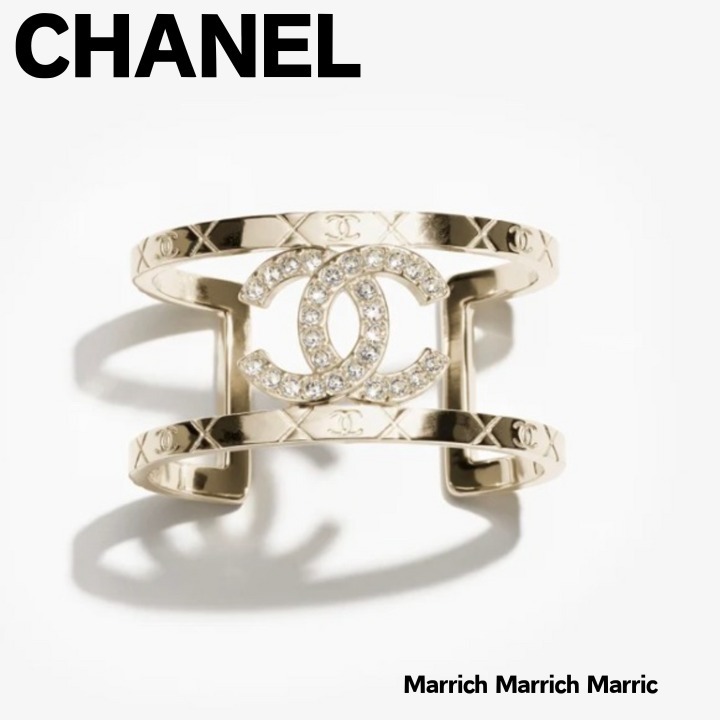 CHANEL《手元♡華やか》シャネル ロゴ バングル