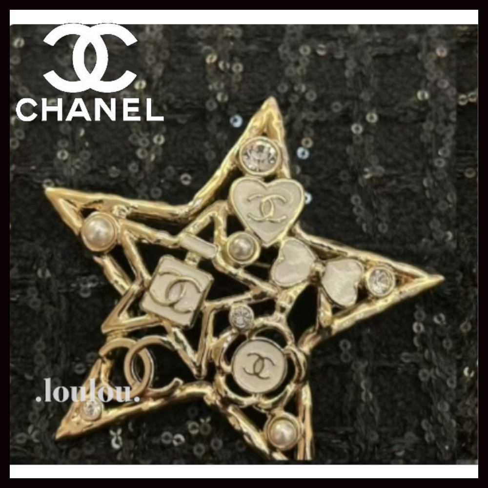 【可愛いが星の中に詰まった素敵なデザイン☆】CHANEL ブローチ