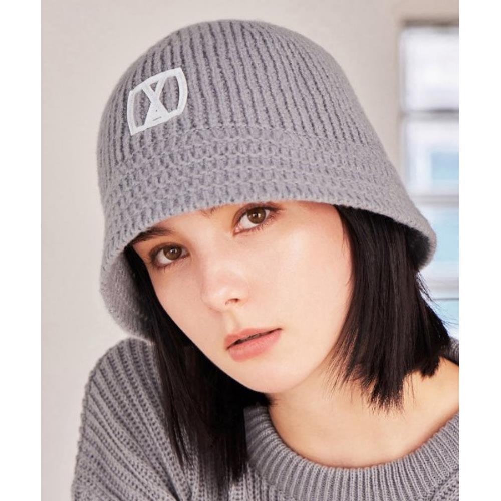 ★VARZAR★ VA Square Applique Knit Bucket Hat Gray