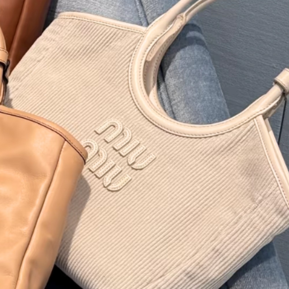 《大人可愛い》【MiuMiu】IVY コーデュロイ ハンドバッグ