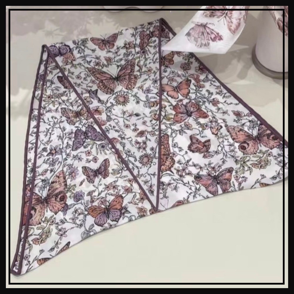 【コーデが一気に華やかに♡】DIOR スカーフ