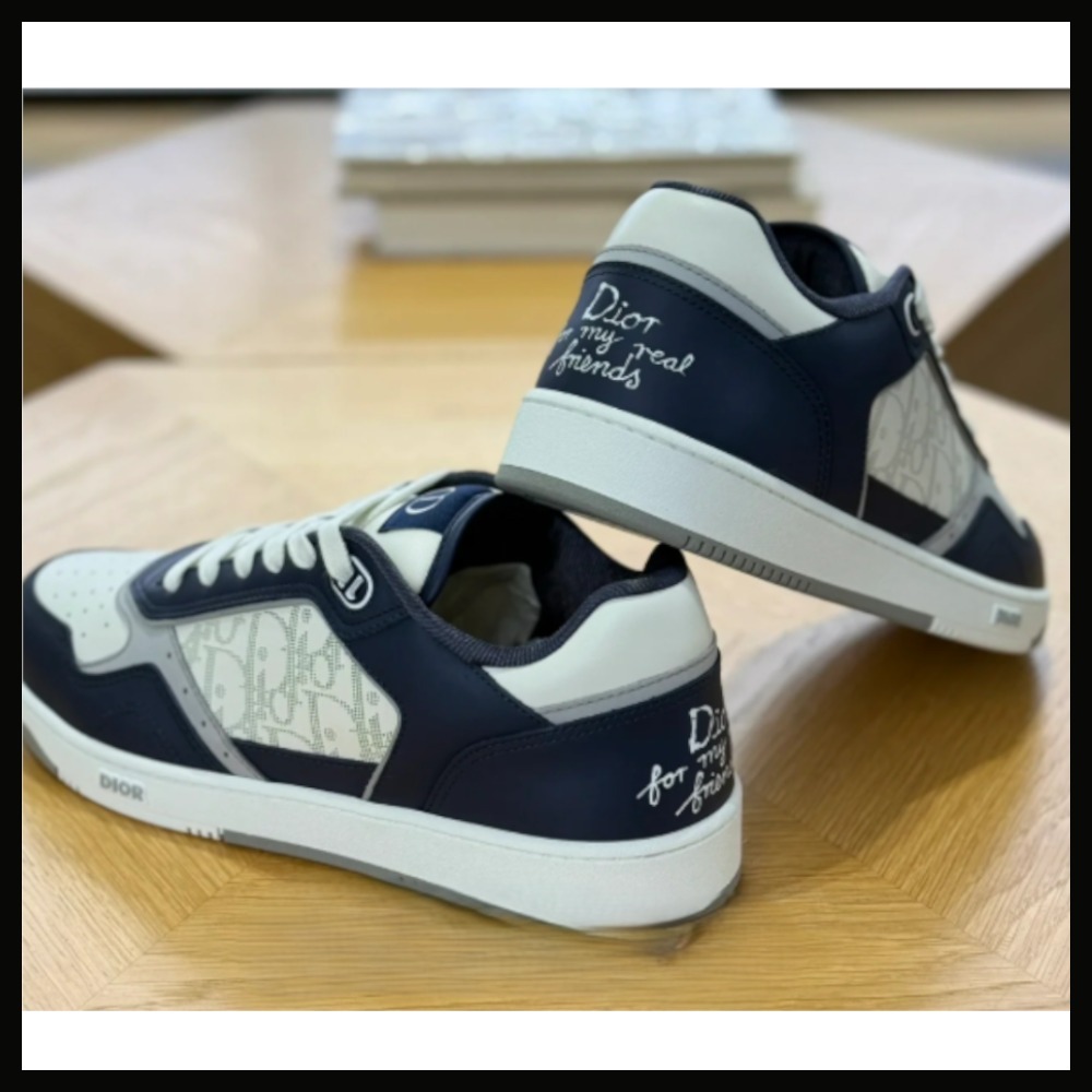 【合わせやすい♡】Dior スニーカー