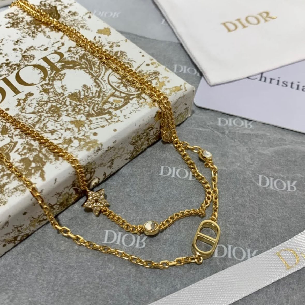国内発送 Dior PETIT CD ダブル ネックレス ゴールド 星型 (Dior