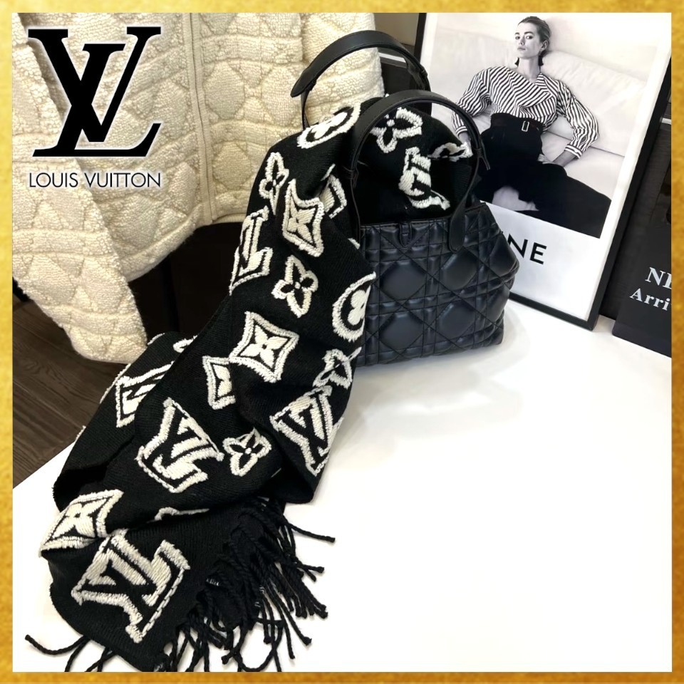 3Dロゴが可愛い♪【Louis Vuitton】マフラー