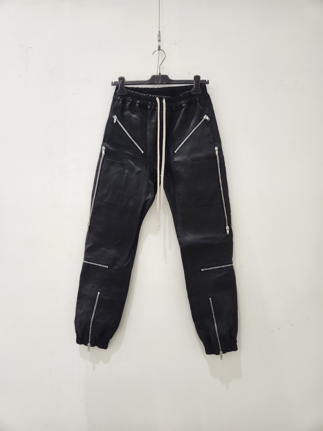 RICK OWENS | HEADON JOGGERS BLACK COATED LINEN TWILL パンツ