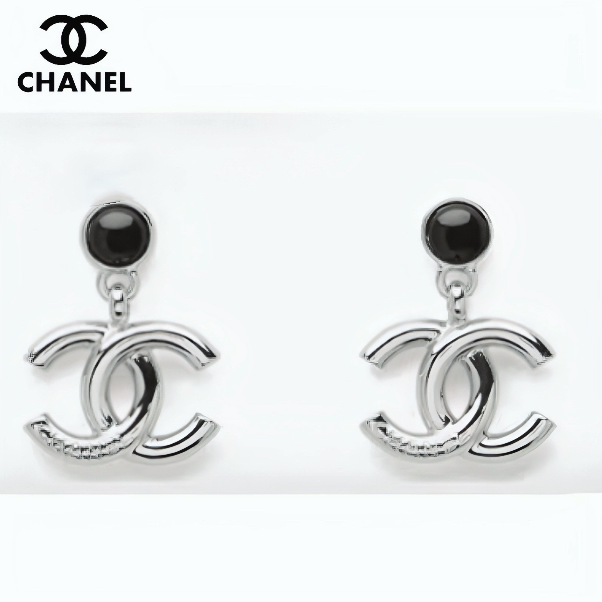 ブラックでシックな美しさ◎【CHANEL】ピアス