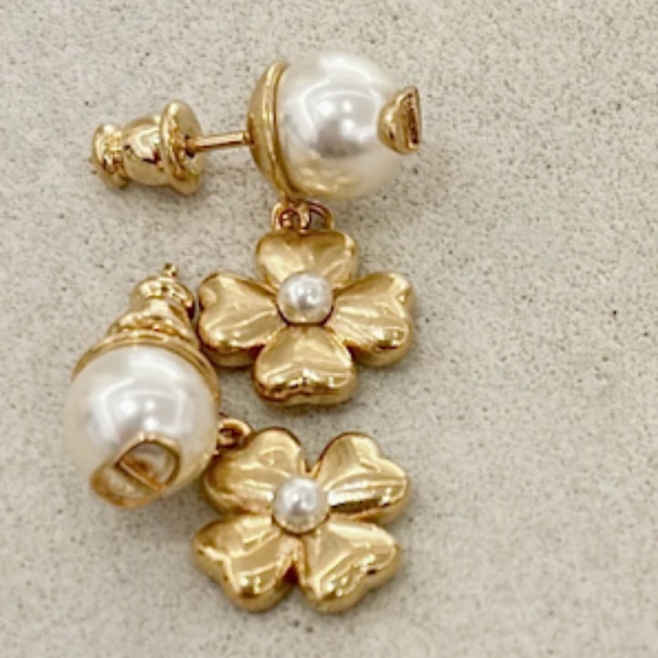《プレゼントにも♡》Lucky Dior ピアス