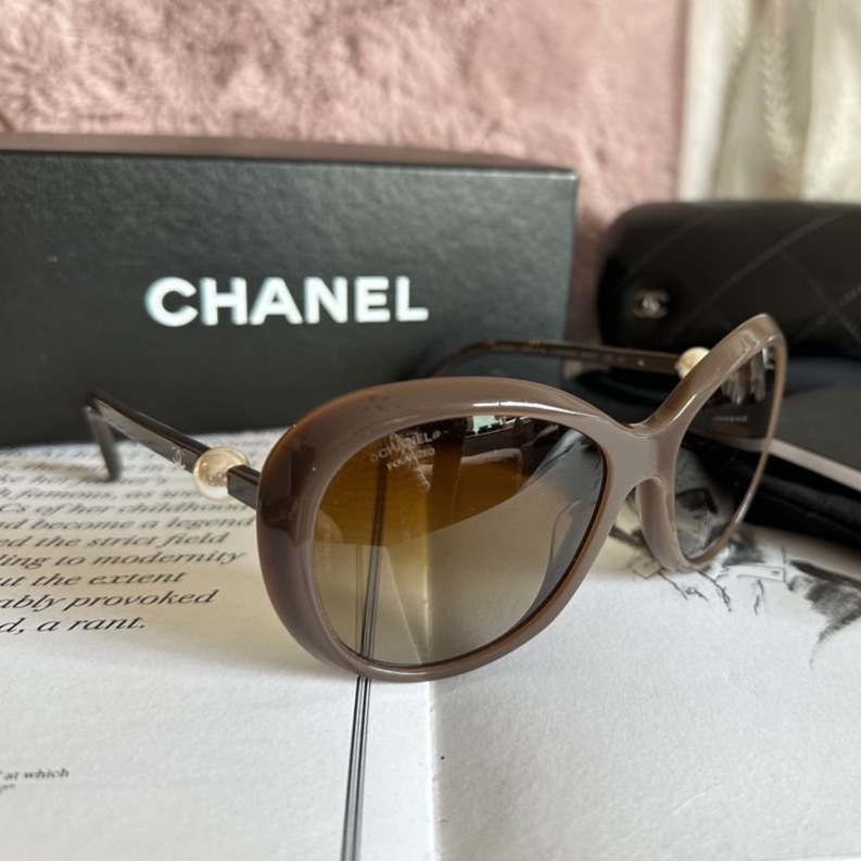 【CHANEL】dark chocolate sunglasses pearl 5302-h-a★ブラウン